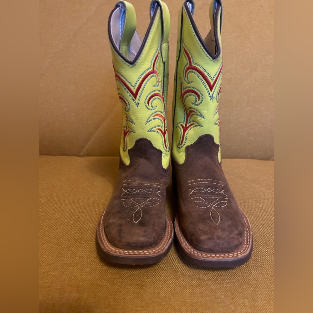 Like New Old West Toddler 10t
